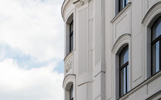 Historická fasáda na náměstí Svobody v Brně